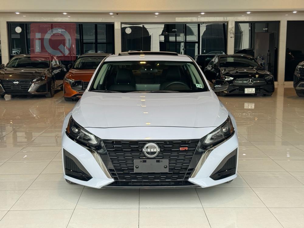 نيسان ألتيما